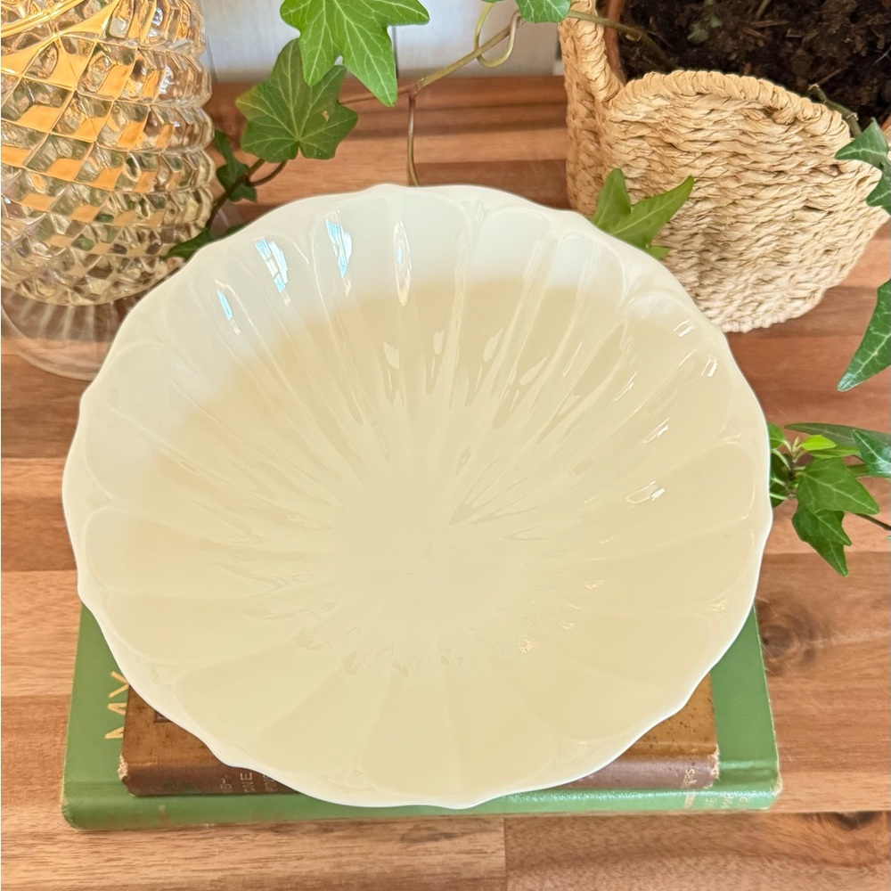 Vintage Lenox Lotus Collection,Gold Mark 8" Footed Creamy White Serving Bowl - Picture 5 of 7